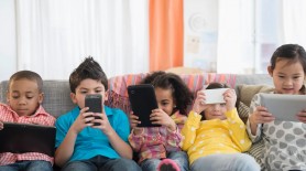 La ce vârstă ar trebui să aibă un copil un telefon mobil